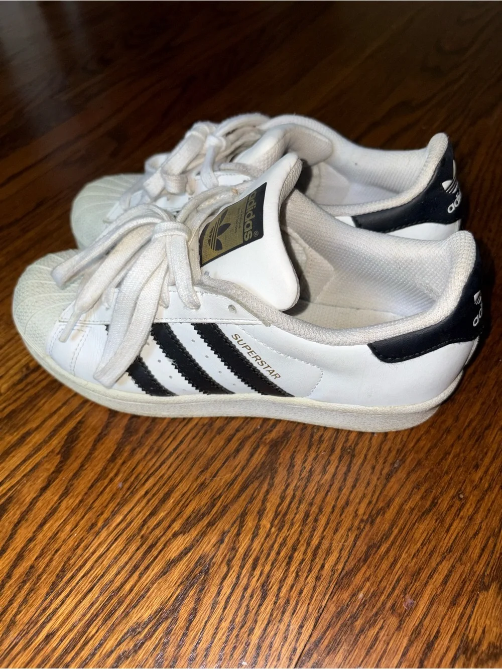 Adidas Superstar Sneakers Size 6 - Picture 6 of 7